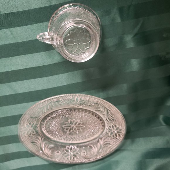 Vintage 70's,  Complete Set of 4.Crystal Snack set by "A Tiara" in original box. - Picture 3 of 4